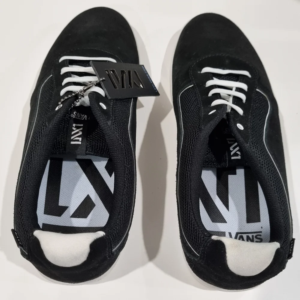 VANS Black and White Sneakers, NWT, Size 9.5 - Picture 3 of 11